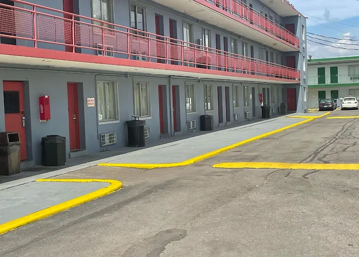 Budgetel Inn And Suites - Louisville